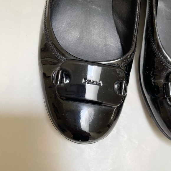 Authentic Prada flat shoes - Picture 4 of 12